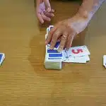 Maîtriser le jeu de cartes Skip Bo comprendre les règles essentielles